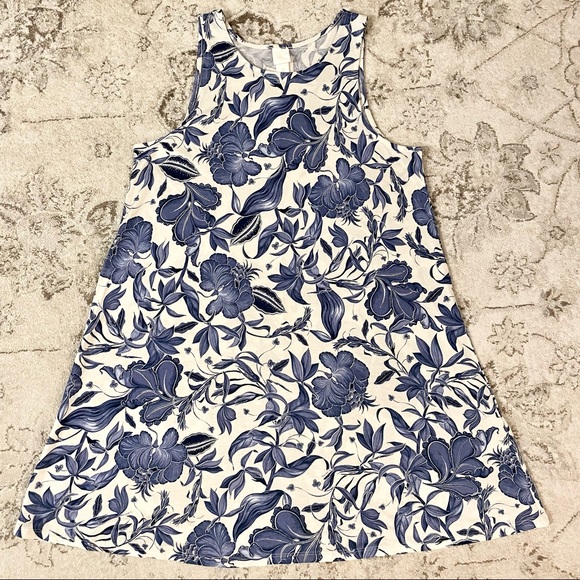 H&M Blue and White Floral Swing Dress Size Small - Picture 7 of 13